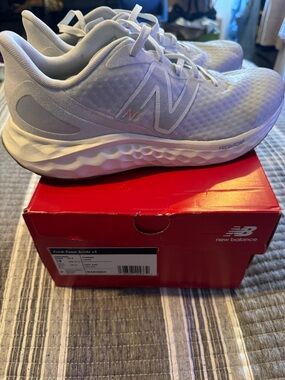 New Balance Fresh Foam Ariana v4 Running Shoes